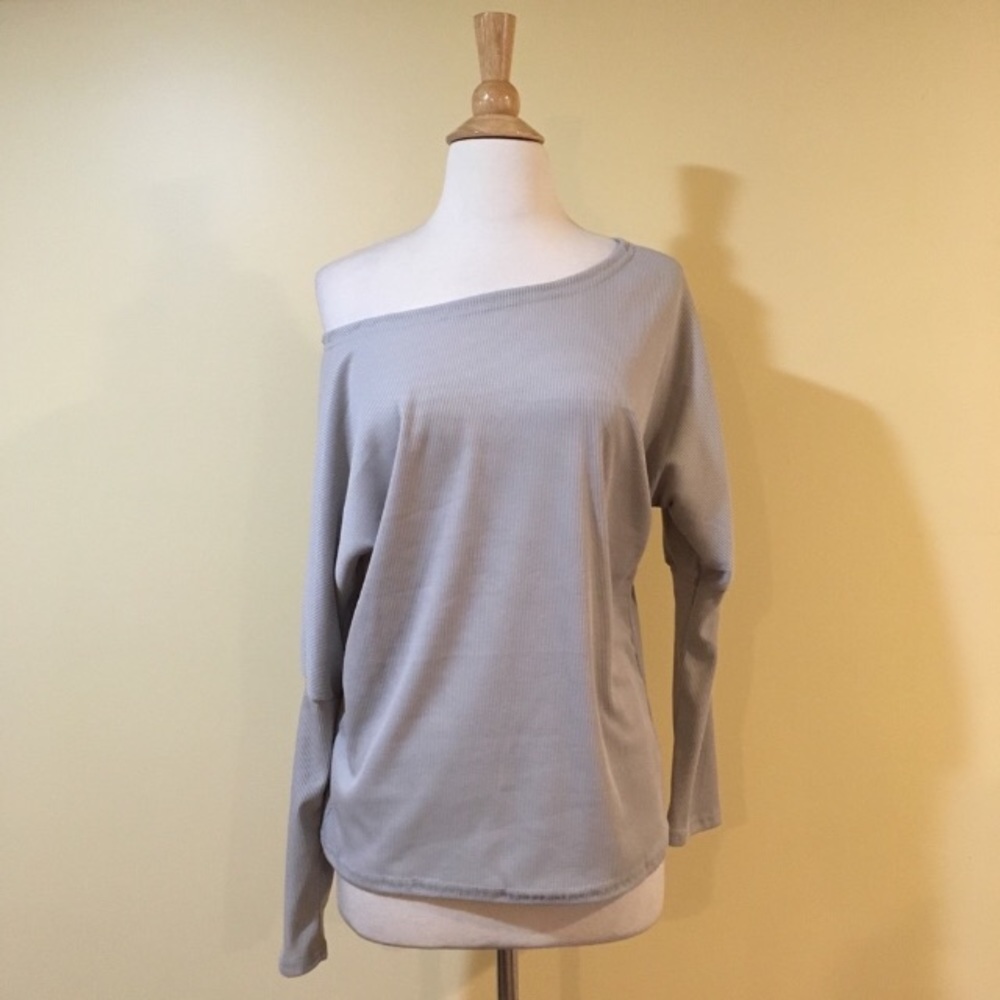 💥 CLEARANCE Off One Shoulder Ribbed Dolman Top - Picture 3 of 5
